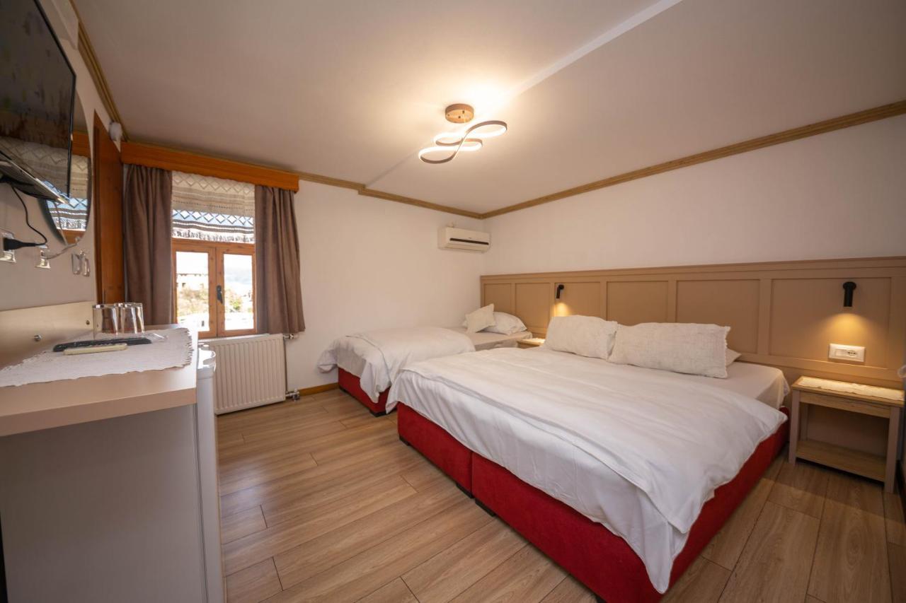 Bed And Breakfast Kotoni Gjirokastër Exteriör bild