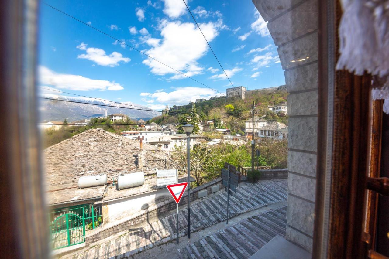 Bed And Breakfast Kotoni Gjirokastër Exteriör bild