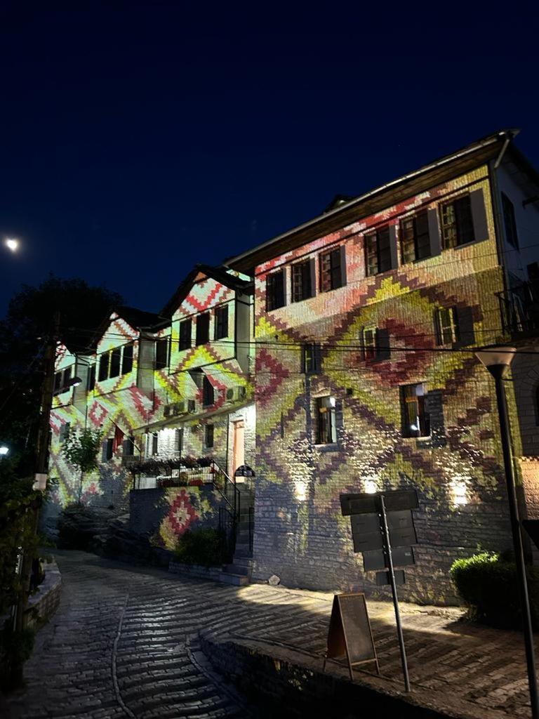 Bed And Breakfast Kotoni Gjirokastër Exteriör bild