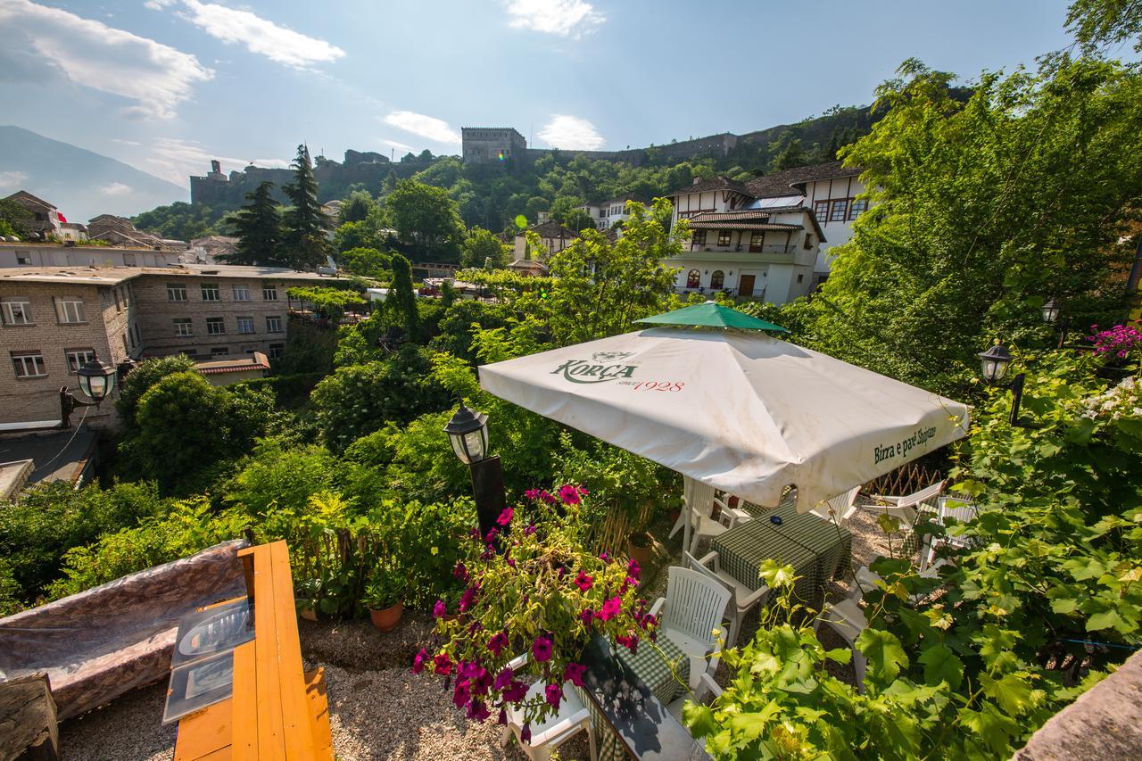 Bed And Breakfast Kotoni Gjirokastër Exteriör bild